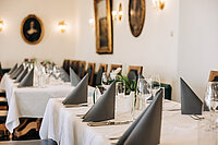Schloss_Vollrads gedeckter Tisch Gartensaal Gutsrestaurant